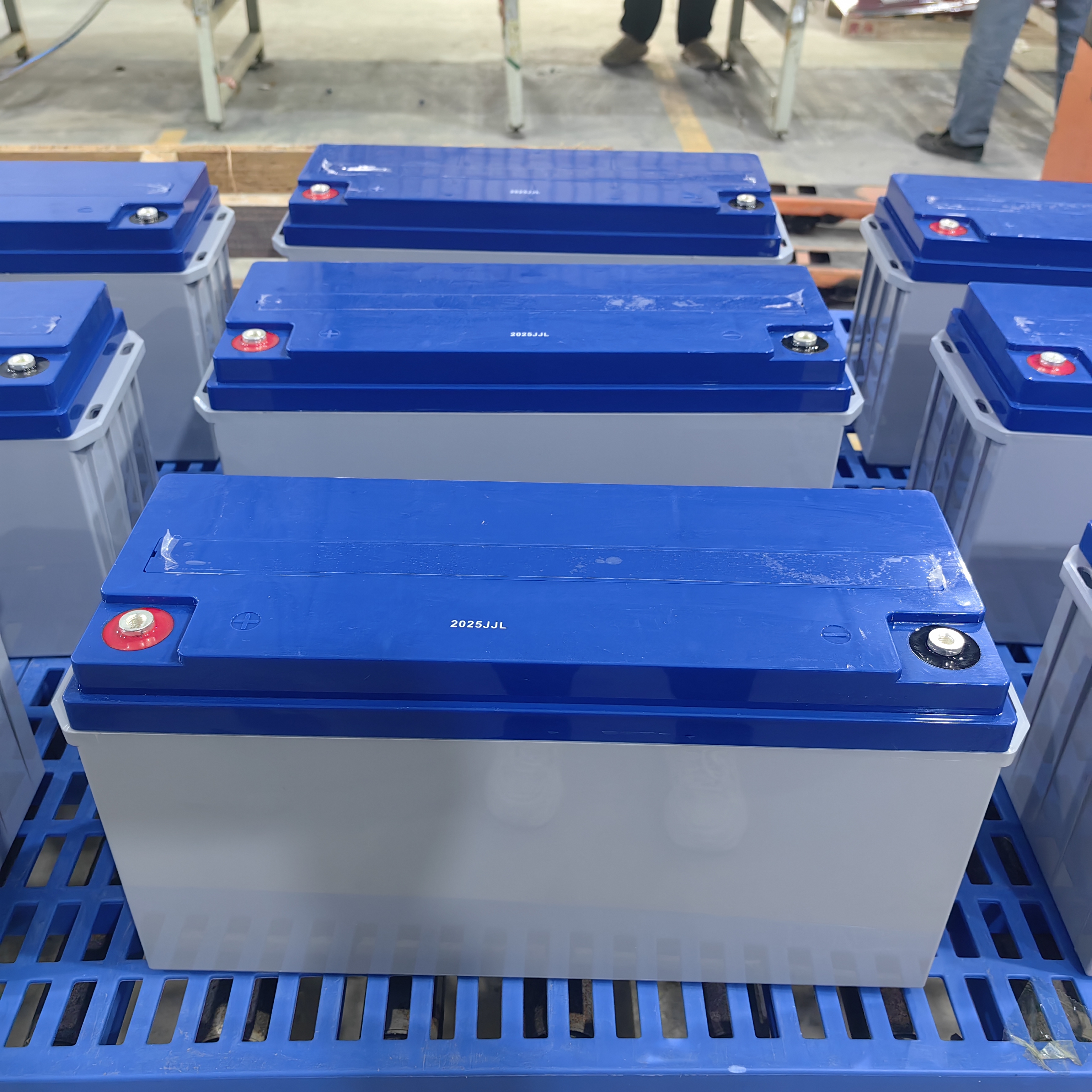 Оптимизированная свинцово-кислотная батарея 12 В, 150 Ач для превосходной производительности и продления срока службы в солнечных системах ИБП