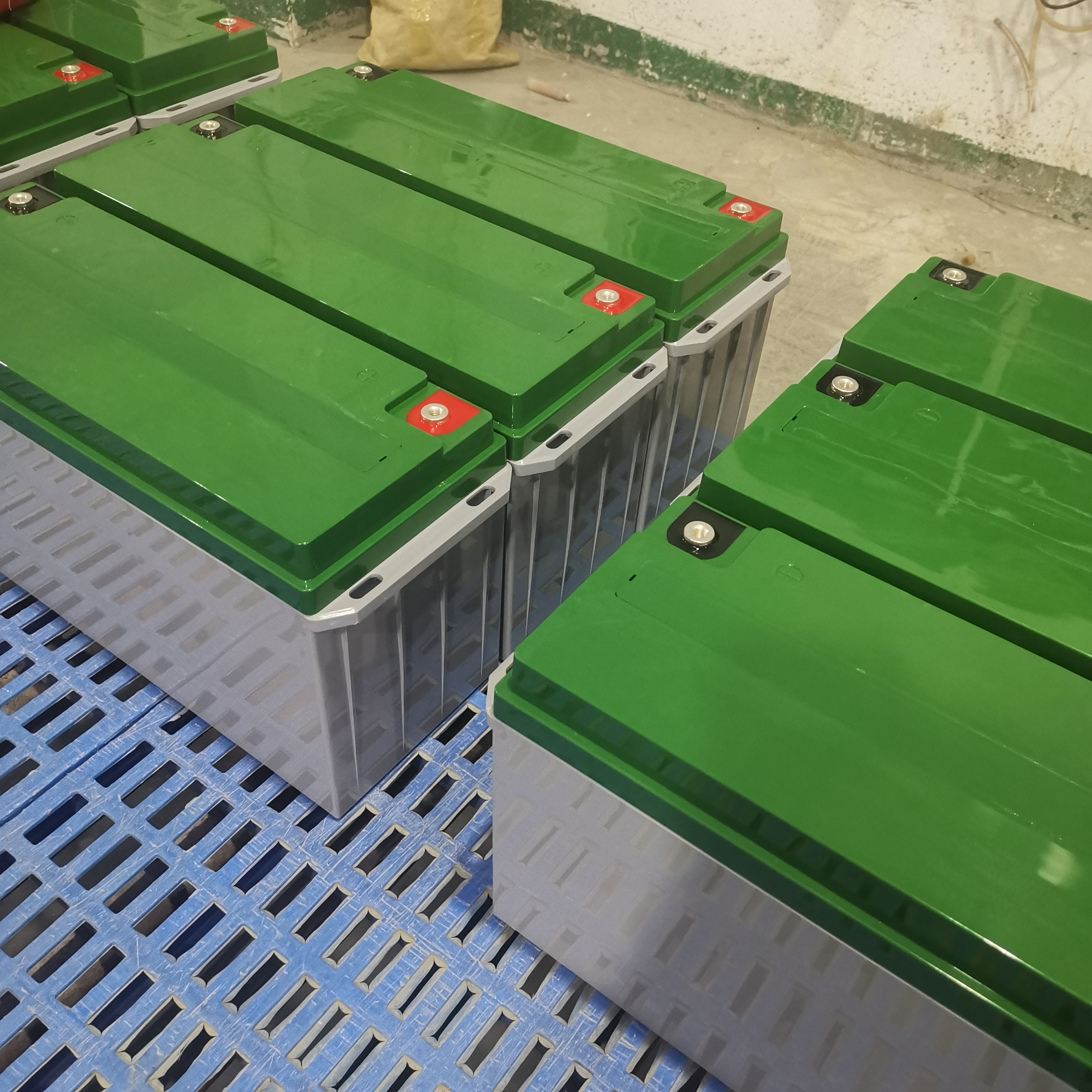 Горячая продажа фотоэлектрической солнечной гелевой батареи 12v150AH Высокоэффективная необслуживаемая свинцово-кислотная батарея с длительным сроком службы