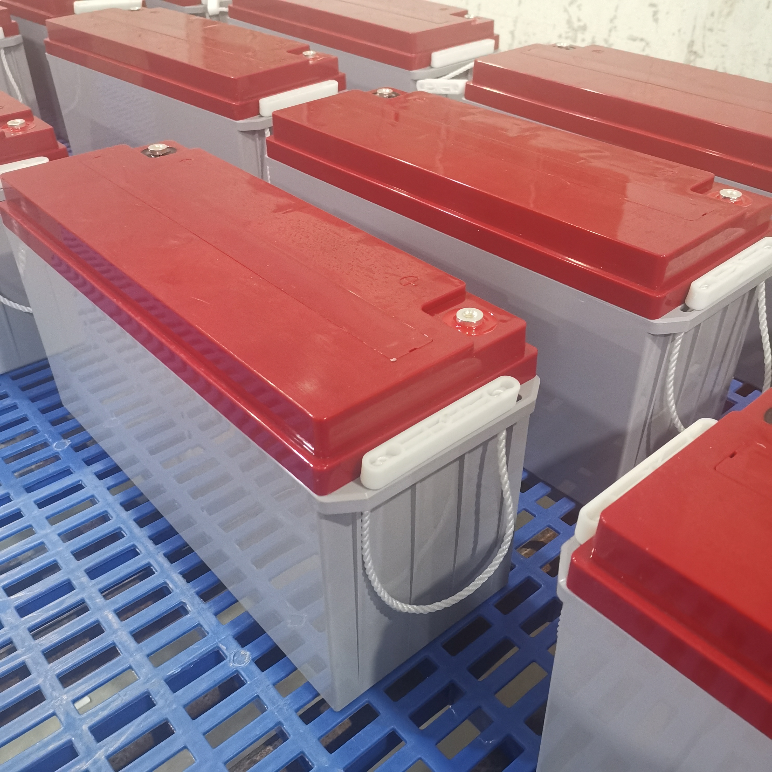 Высокопрочный свинцово-гелевый аккумулятор 12 В, 150 Ач, хранение солнечной энергии в пустыне, восстановление после глубокого разряда, надежное резервное копирование для центра обработки данных