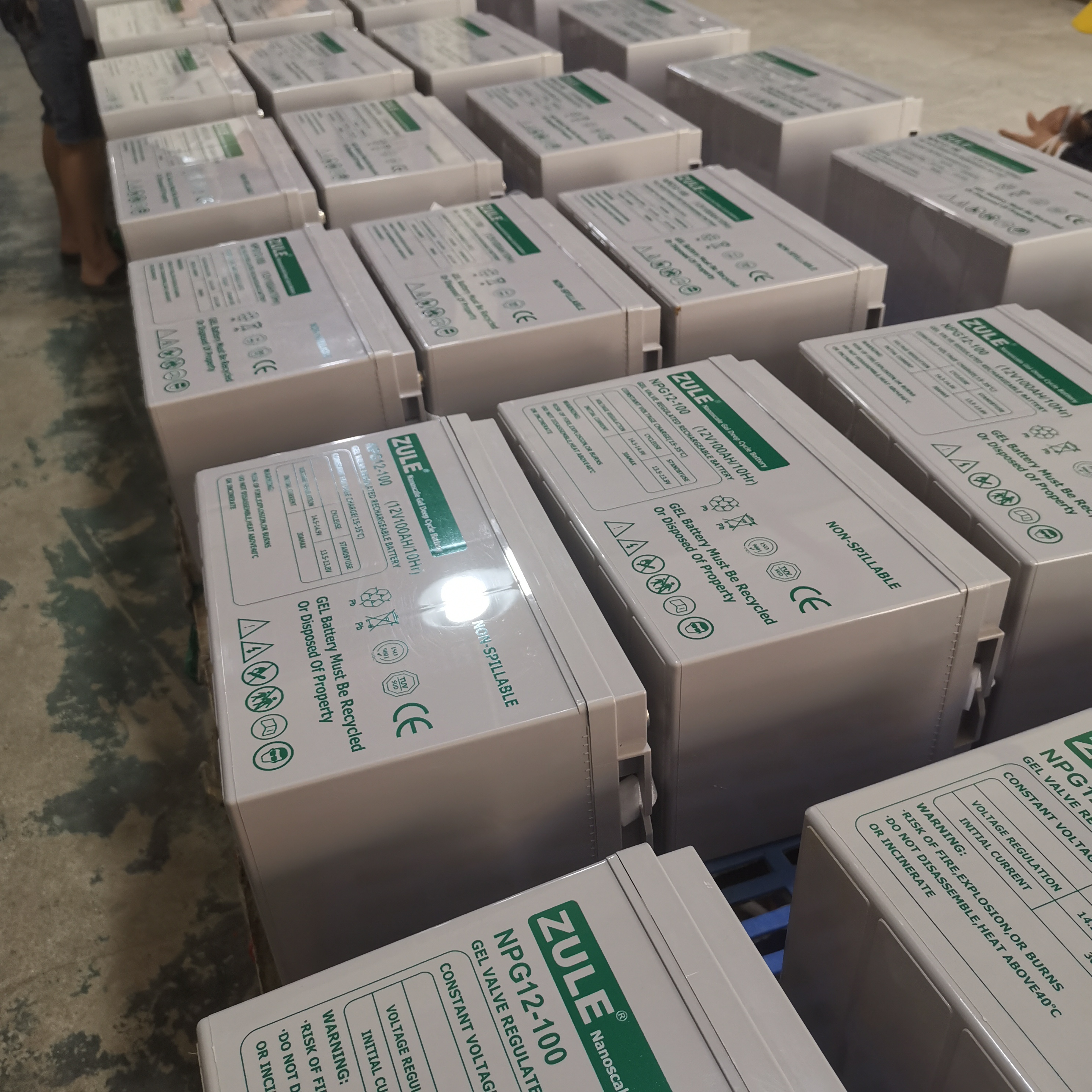 Герметичная гелевая батарея Essential Power 12V100AH ​​— надежный резервный источник энергии для солнечных панелей и домашнего освещения для домашнего хранения энергии