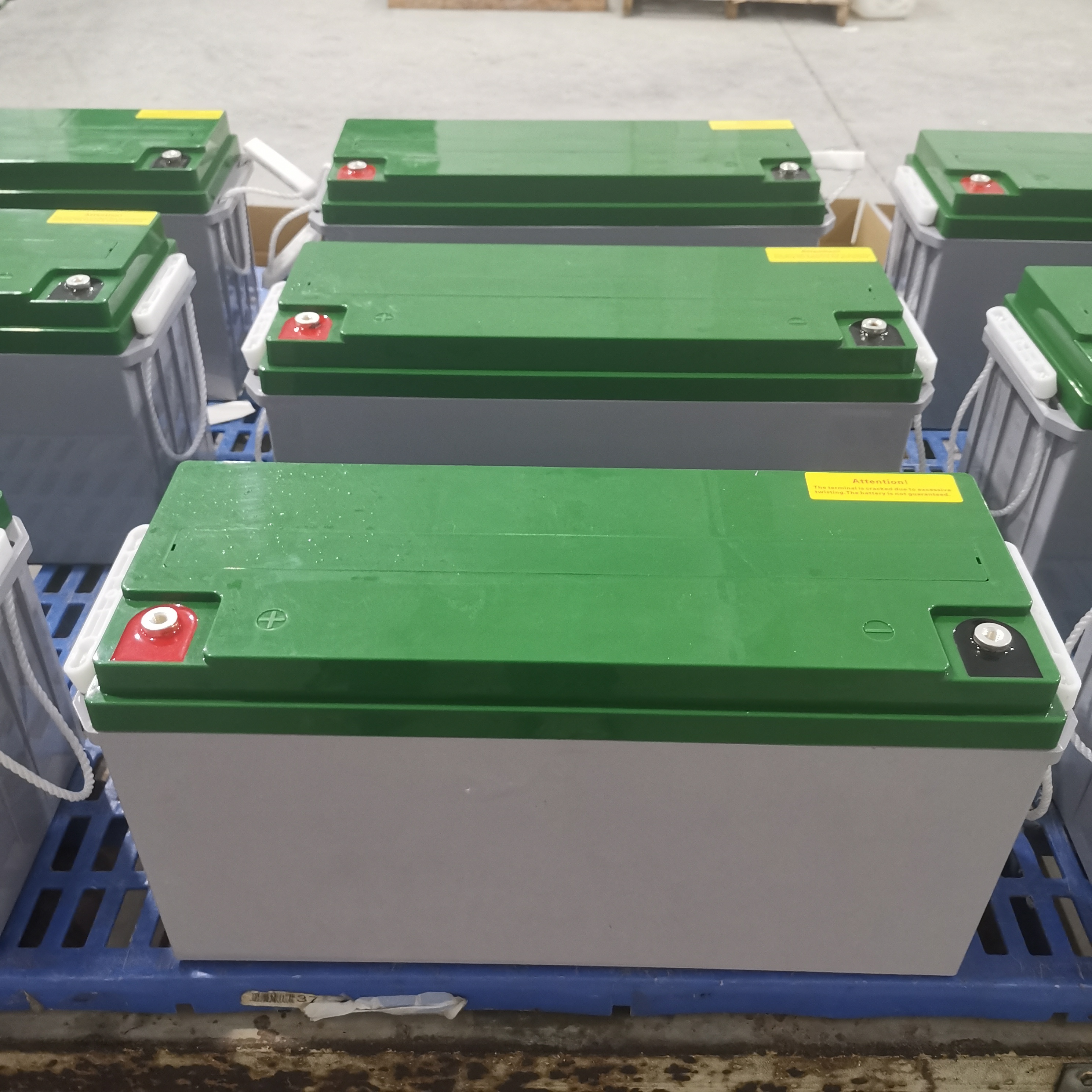 Горячая продажа фотоэлектрической солнечной гелевой батареи 12v150AH Высокоэффективная необслуживаемая свинцово-кислотная батарея с длительным сроком службы
