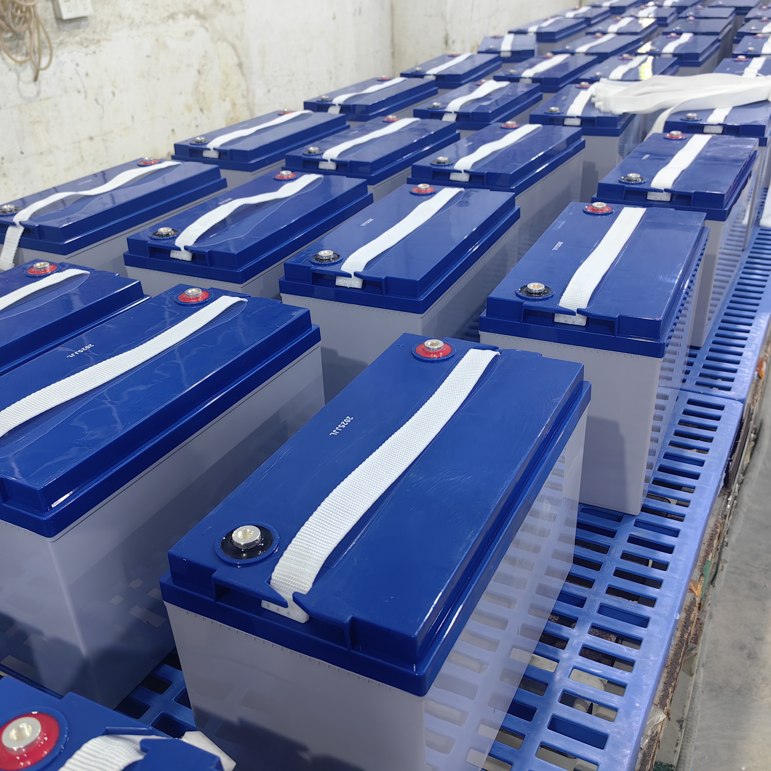 Гелевая батарея 12 В, 100 Ач, напрямую с завода, устойчивая к экстремальным погодным условиям для домашнего хранения солнечной энергии, принимаются индивидуальные настройки ODM