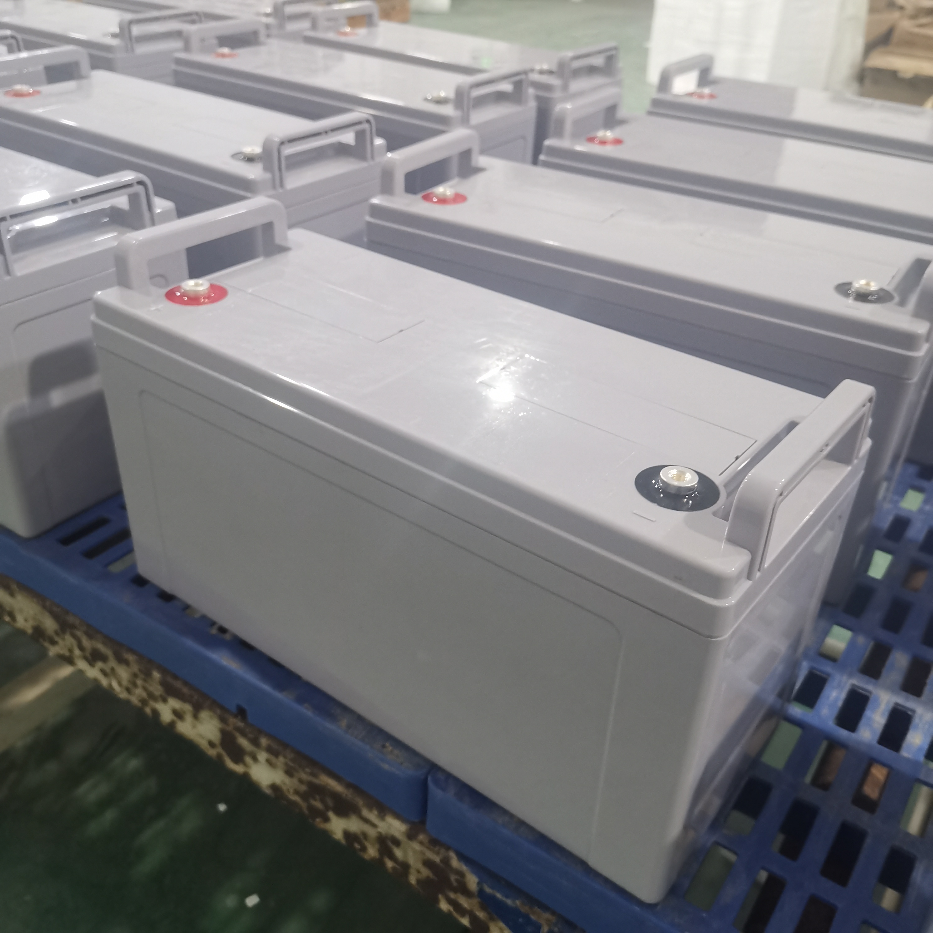 Гелевая солнечная батарея глубокого цикла 12 В 120 Ач — бесшумный сердечник для бытовых систем хранения и серверных стоек резервного копирования