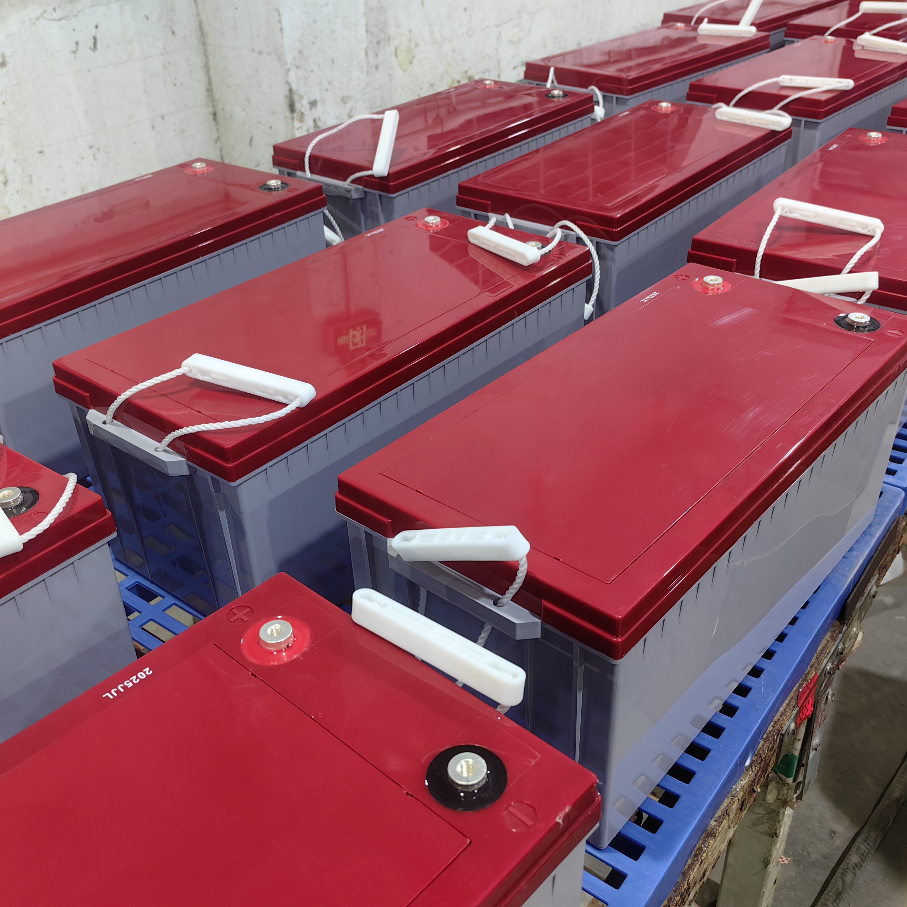 Китайская заводская солнечная гелевая батарея 12V200Ah - Свинцово-кислотная батарея глубокого цикла для автономных систем, индивидуальная упаковка